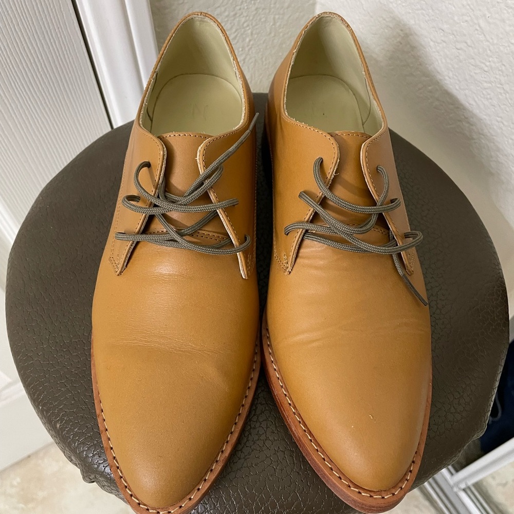 Nisolo James Oxford color almond 8.5 women’s shoes